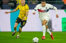 开云APP-巴黎豪取胜仗，携手晋级足球决赛