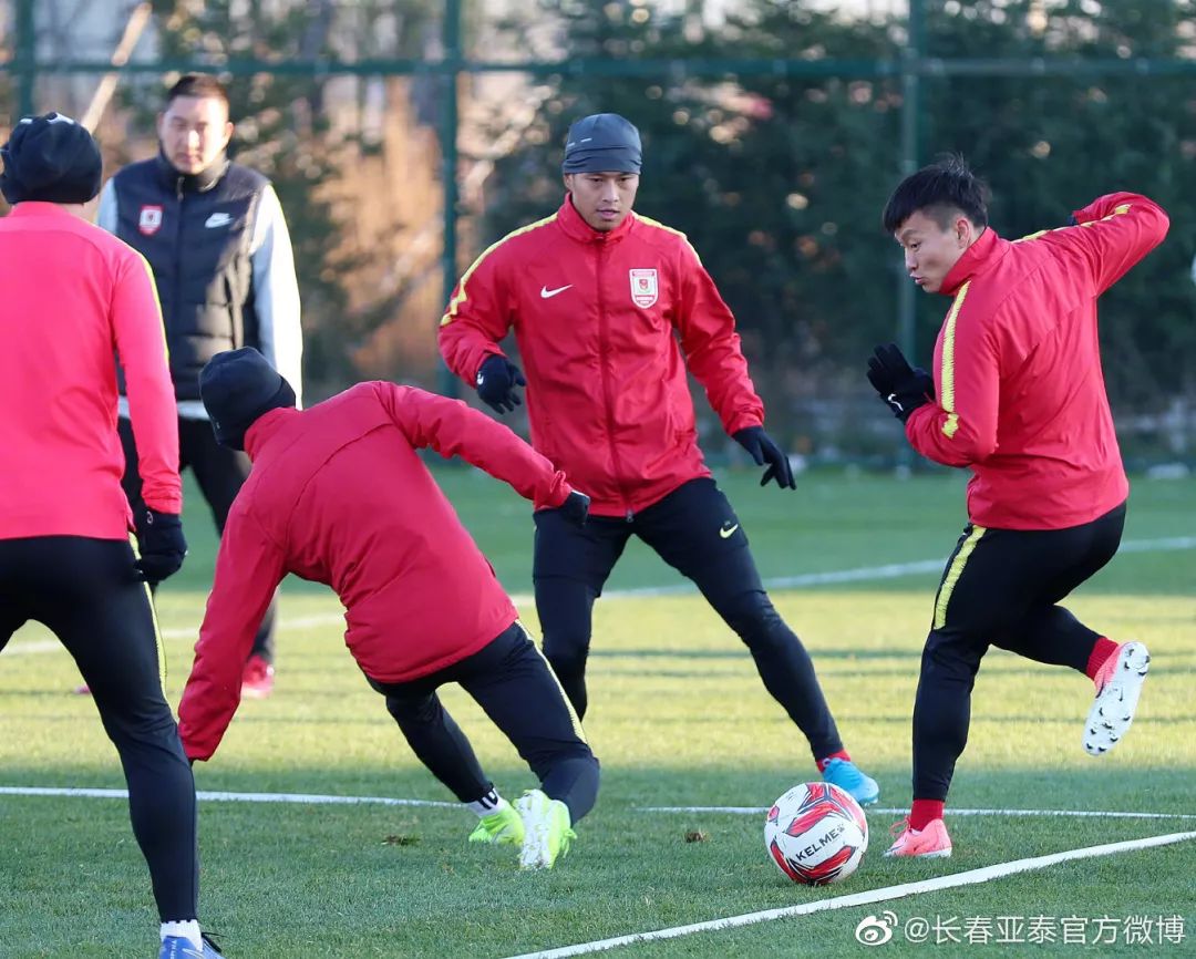 夺冠之战，甲级联赛两强交手谁能笑到最后