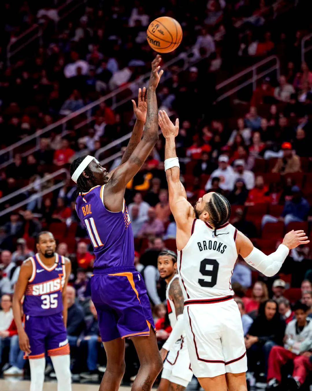 篮网痛失比赛，客场遭受逆转